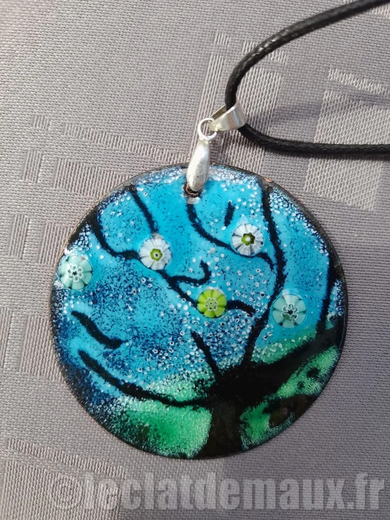 pendentif emaux sur cuivre